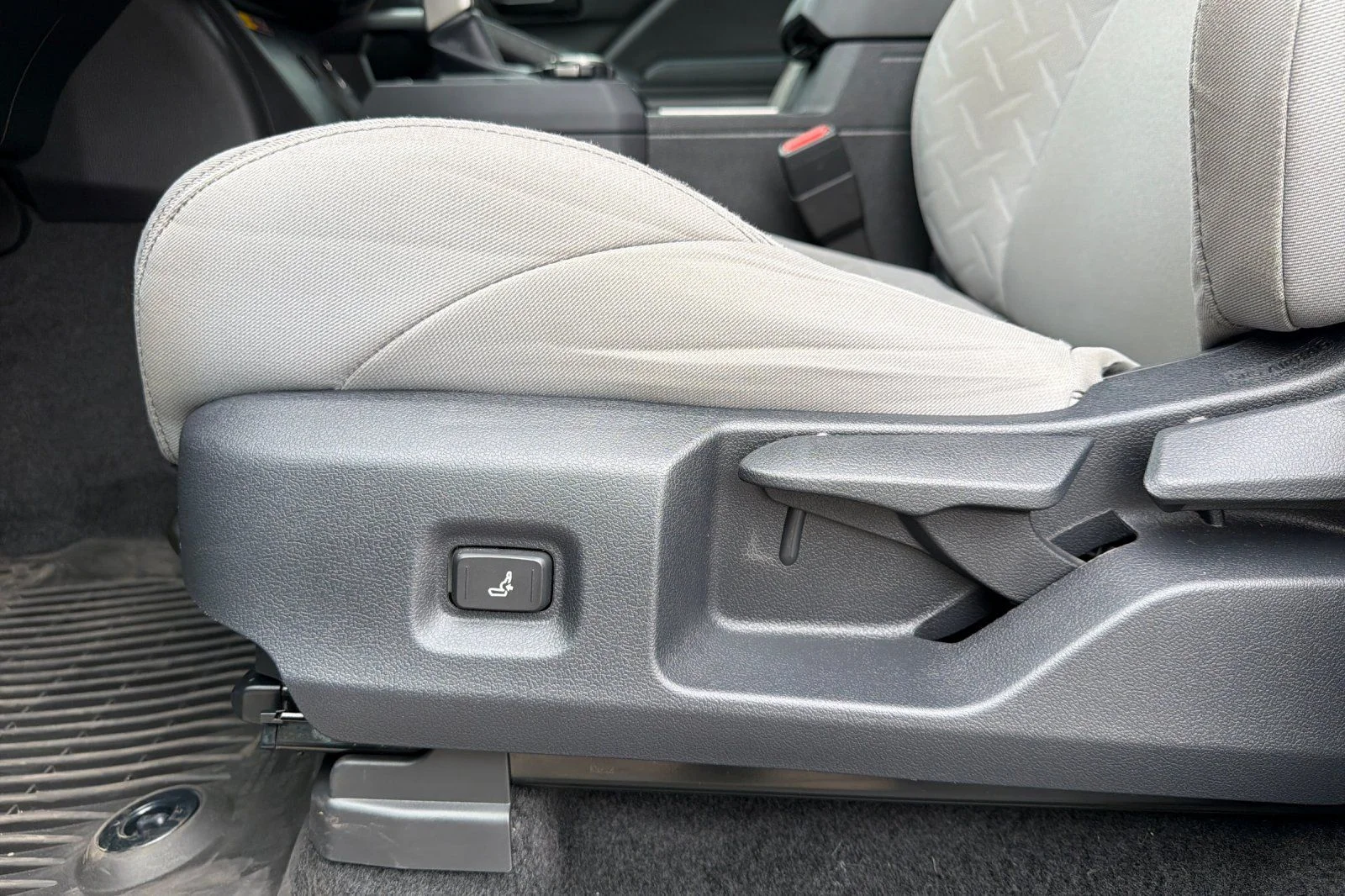 Used 2024  Toyota SR5 image 15