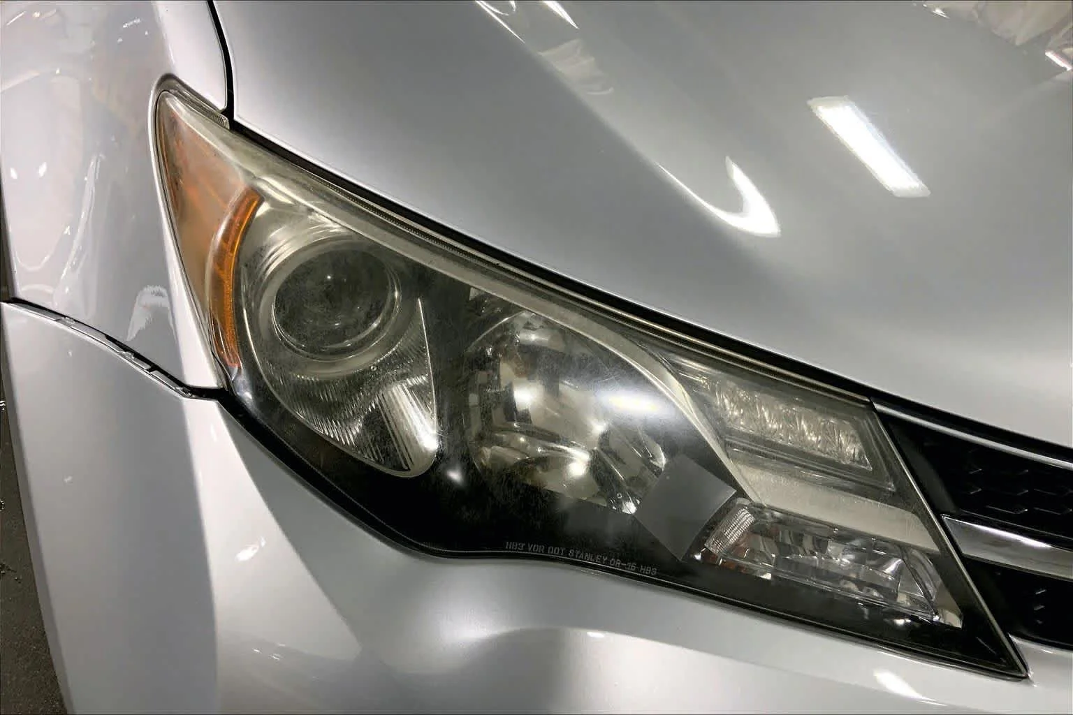 Used 2013 Classic Silver Metallic Toyota LE image 28
