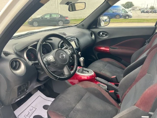 Used 2015 White Nissan SV image 30