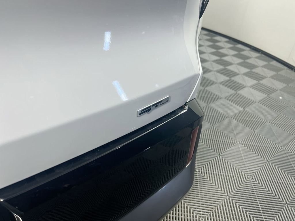 New 2026 Glacial White Pearl / Black Ro Kia GT-Line AWD image 6