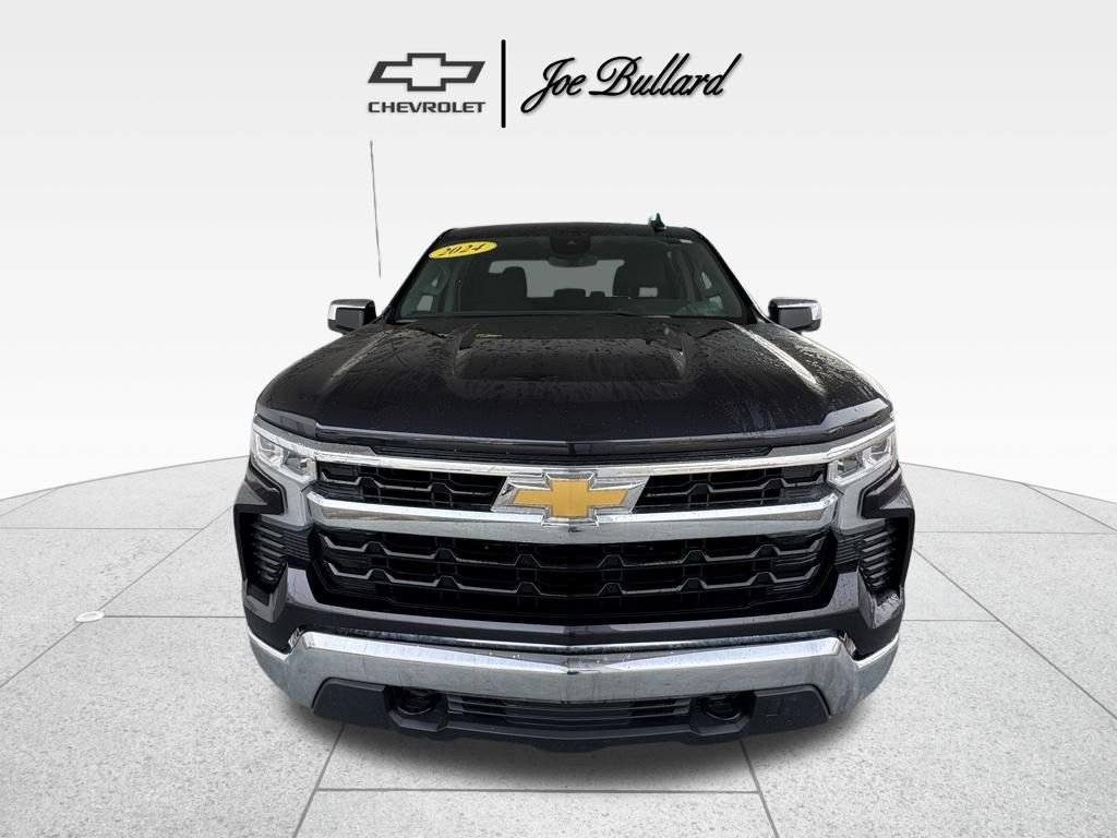 Used 2024 Gray Chevrolet LT image 3