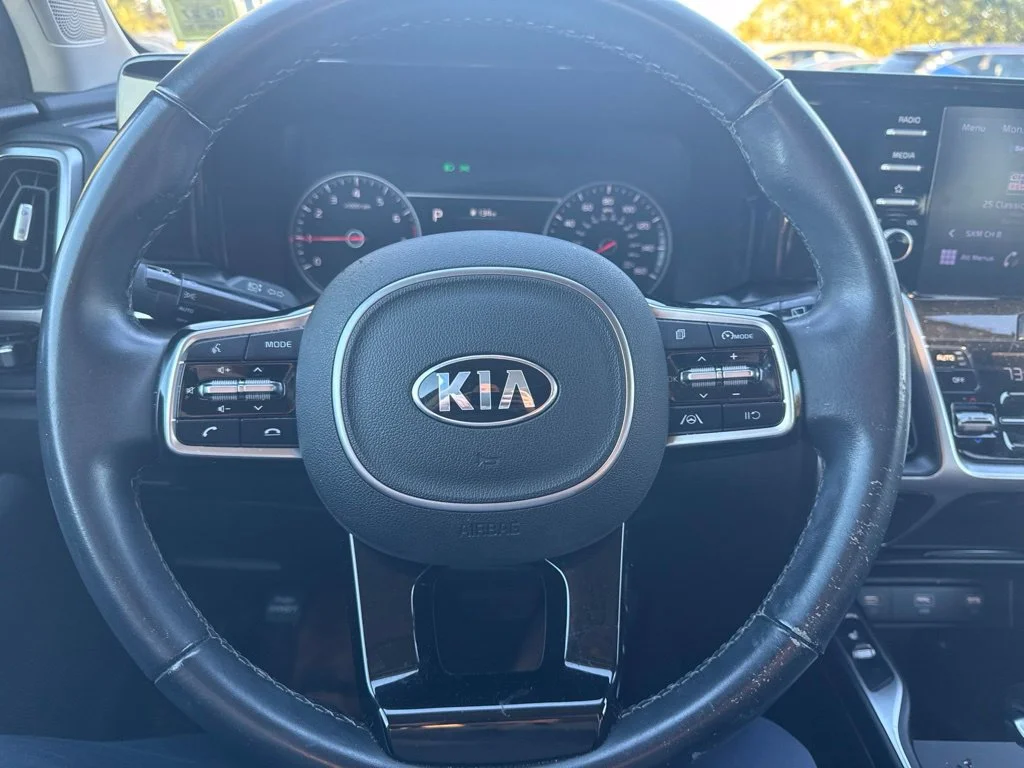 Used 2021 Black Kia S image 19