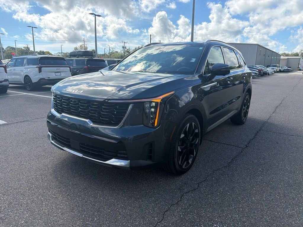 Certified Used 2025 Gravity Grey Kia SX image 9
