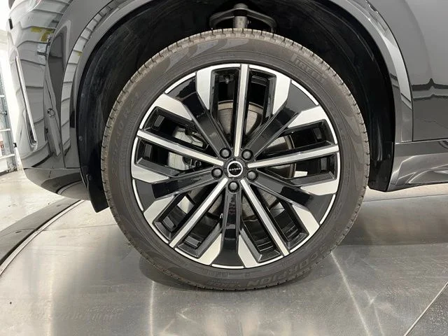 2026 Volvo XC90 Plus - Photo 25