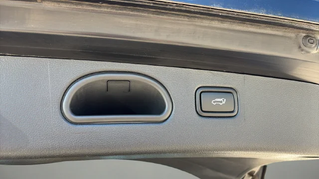 Used 2018 Black Hyundai Value image 34