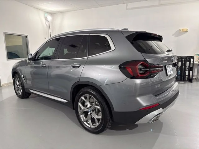 Used 2024 Gray BMW xDrive30i image 6