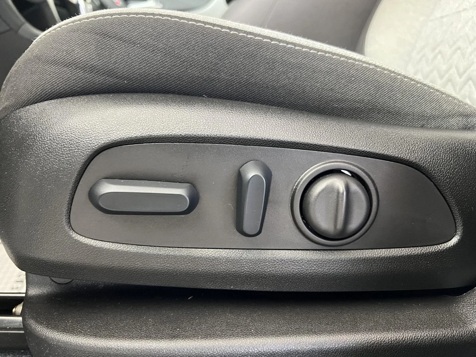 Used 2024 Summit White Chevrolet LS image 5