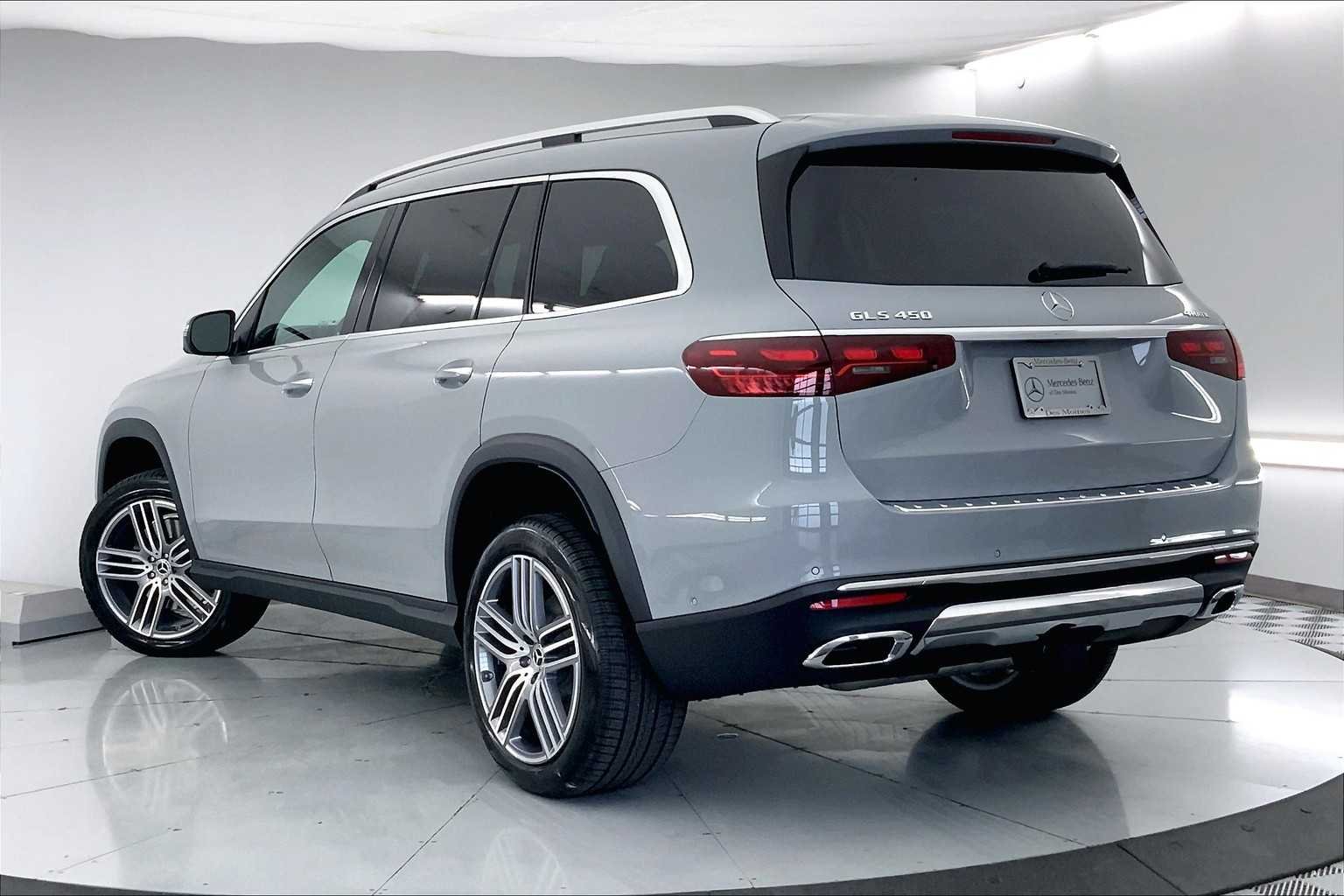 New 2025 MANUFAKTUR Alpine Grey Mercedes-Benz GLS 450 image 4