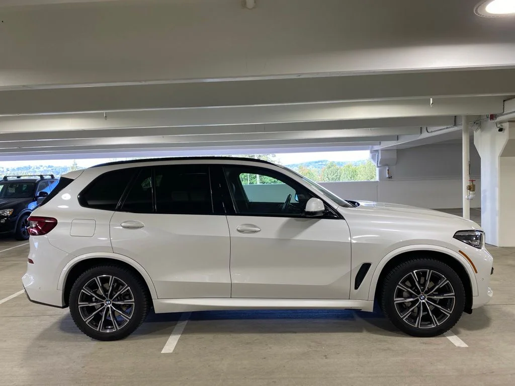 Used 2021 Mineral White Metallic BMW xDrive40i image 5