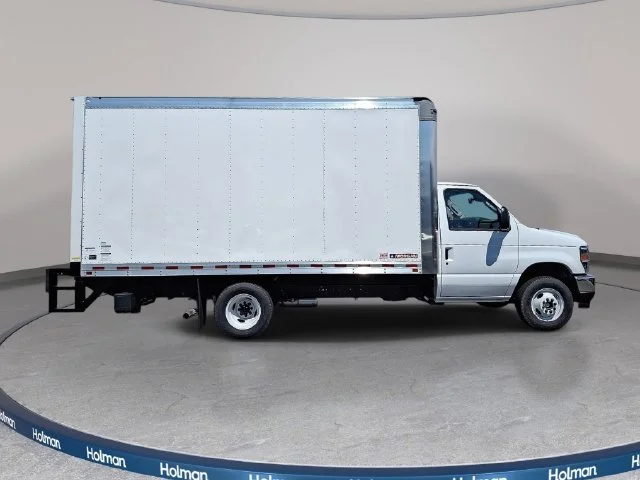New 2027 Oxford White Ford Base image 3