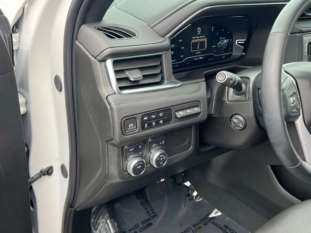 2024 GMC Yukon Denali - Photo 13