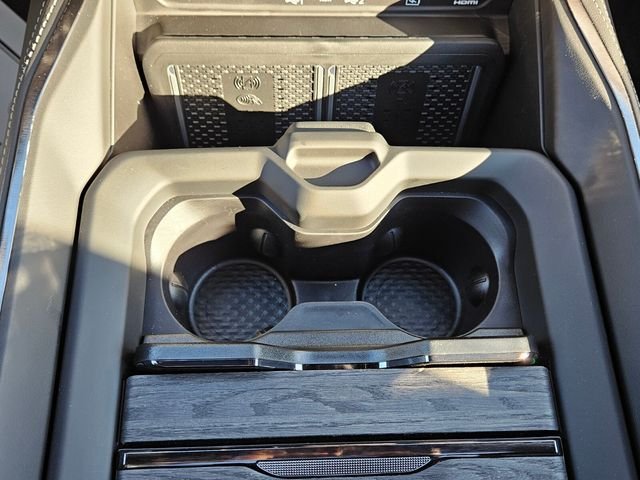 New 2026 Diamond Black Crystal Pearl-Coat Exterior Paint RAM Limited image 23