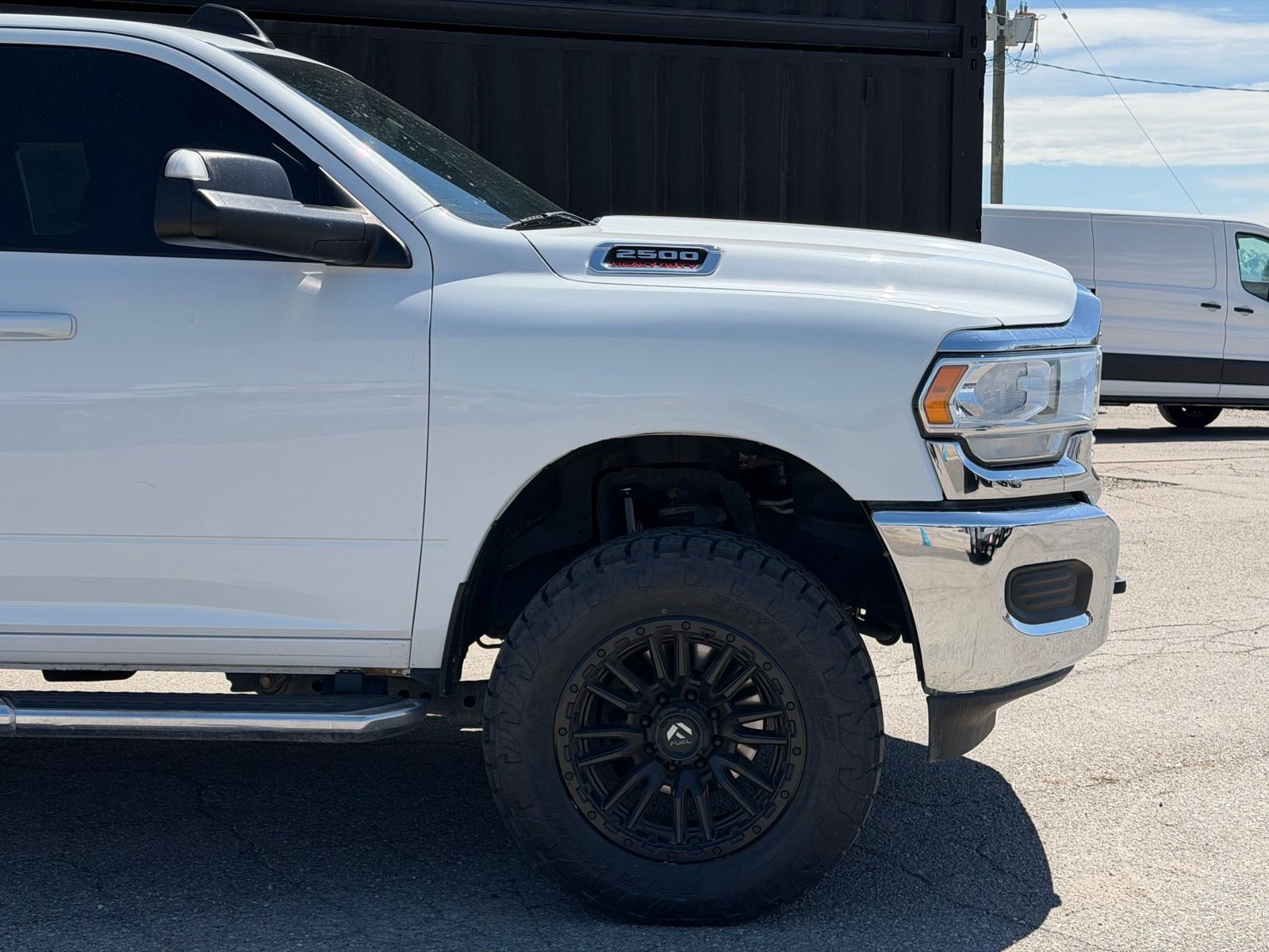 View vehicle photo 4