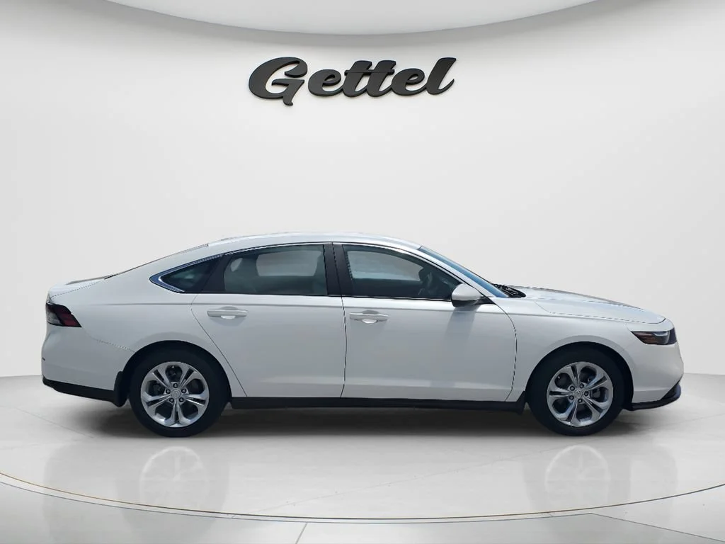 Used 2023  Honda LX image 4