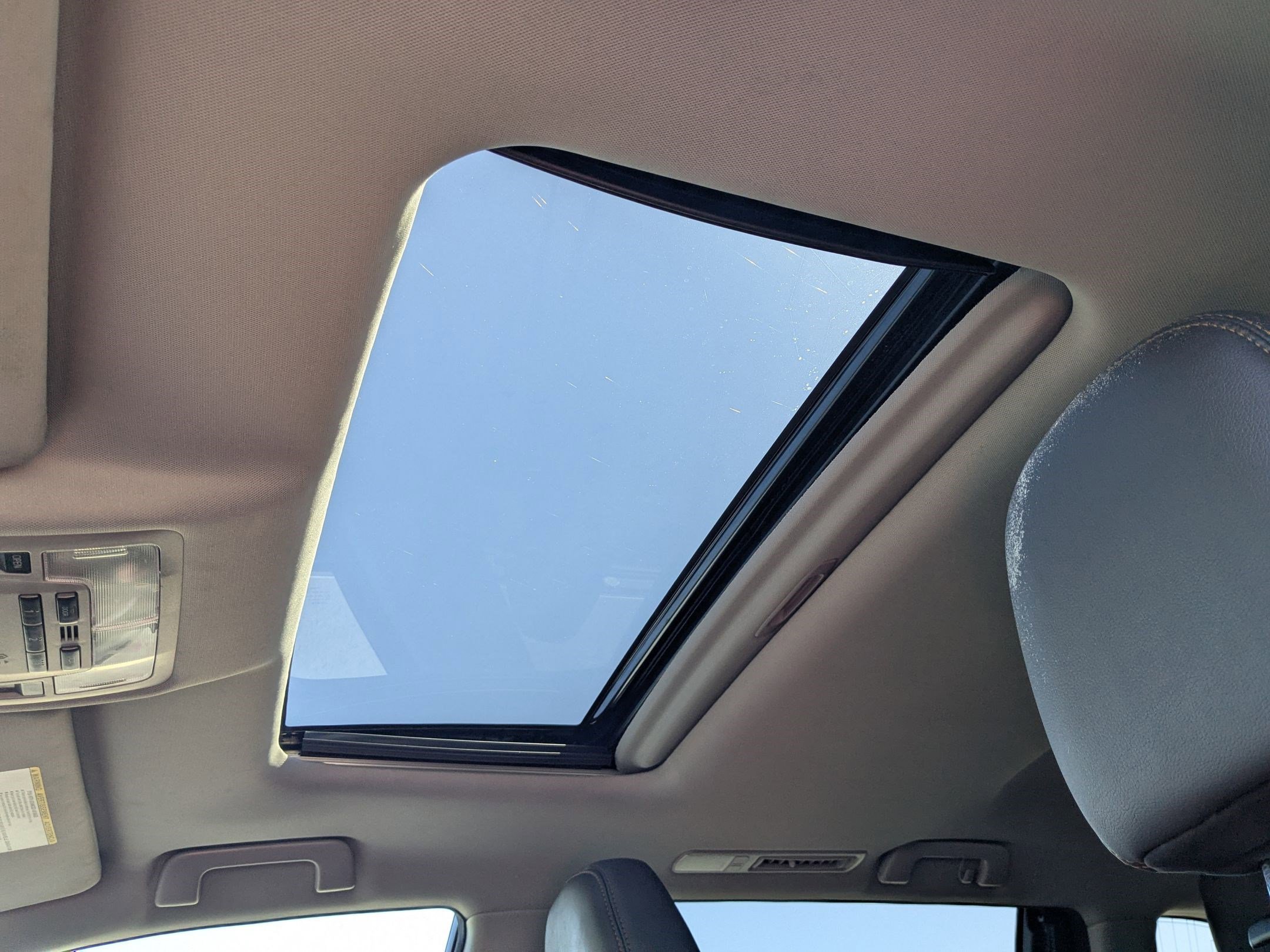 Used 2016 Predawn Gray Mica Toyota XLE image 30
