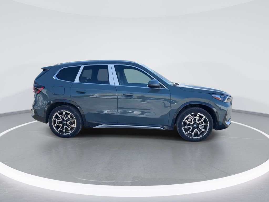 Used 2026 Green Metallic BMW xDrive28i image 9