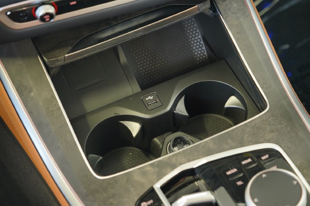 2026 BMW X5 50e - Photo 32