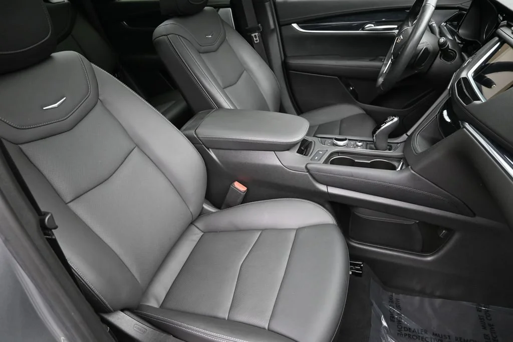 Used 2024 Argent Silver Metallic Cadillac Premium Luxury image 31