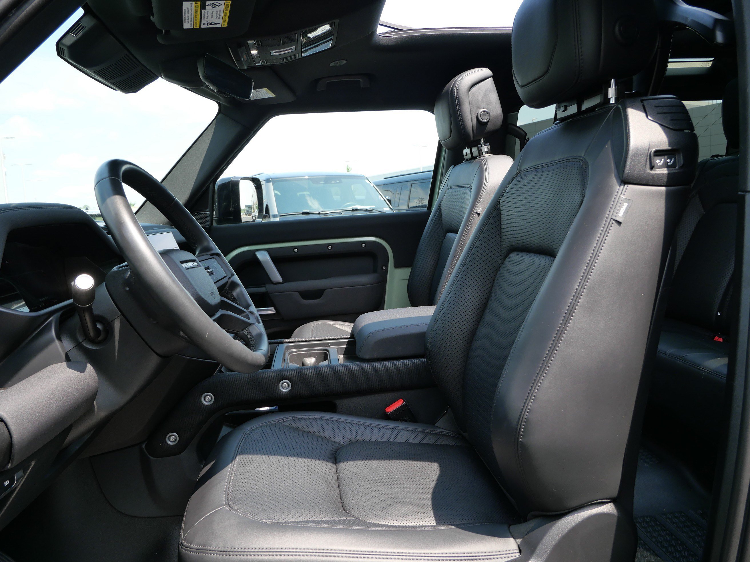 Certified Used 2023 Grasmere Green Land Rover 75th Edition image 12