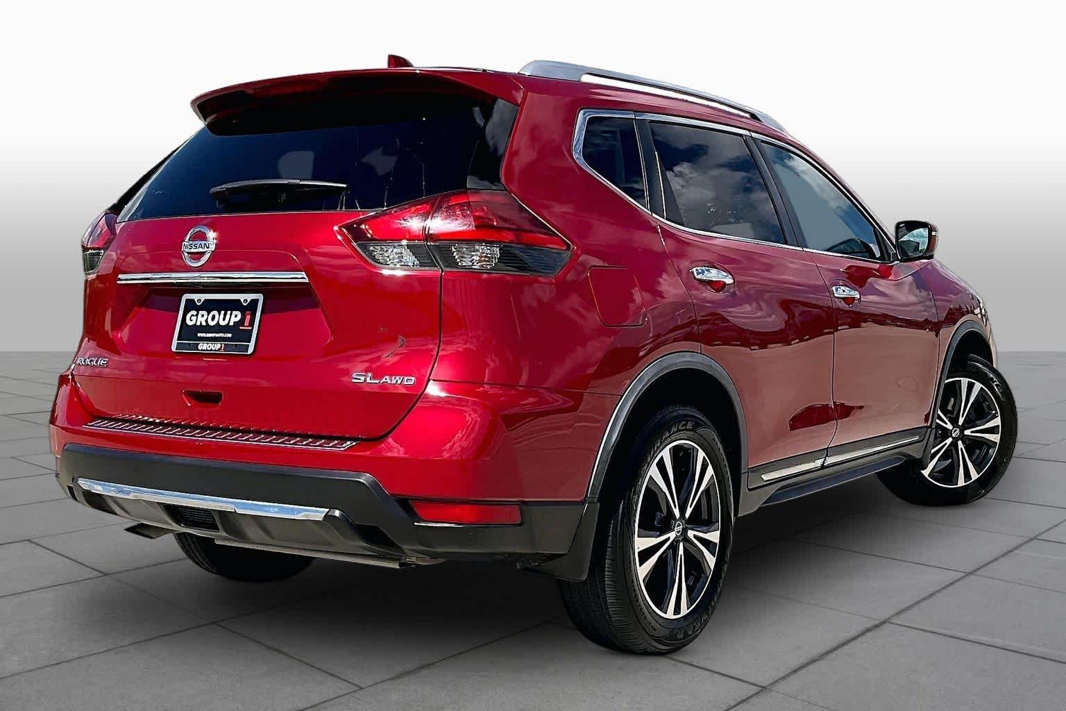 Used 2017 Palatial Ruby Nissan SL image 13