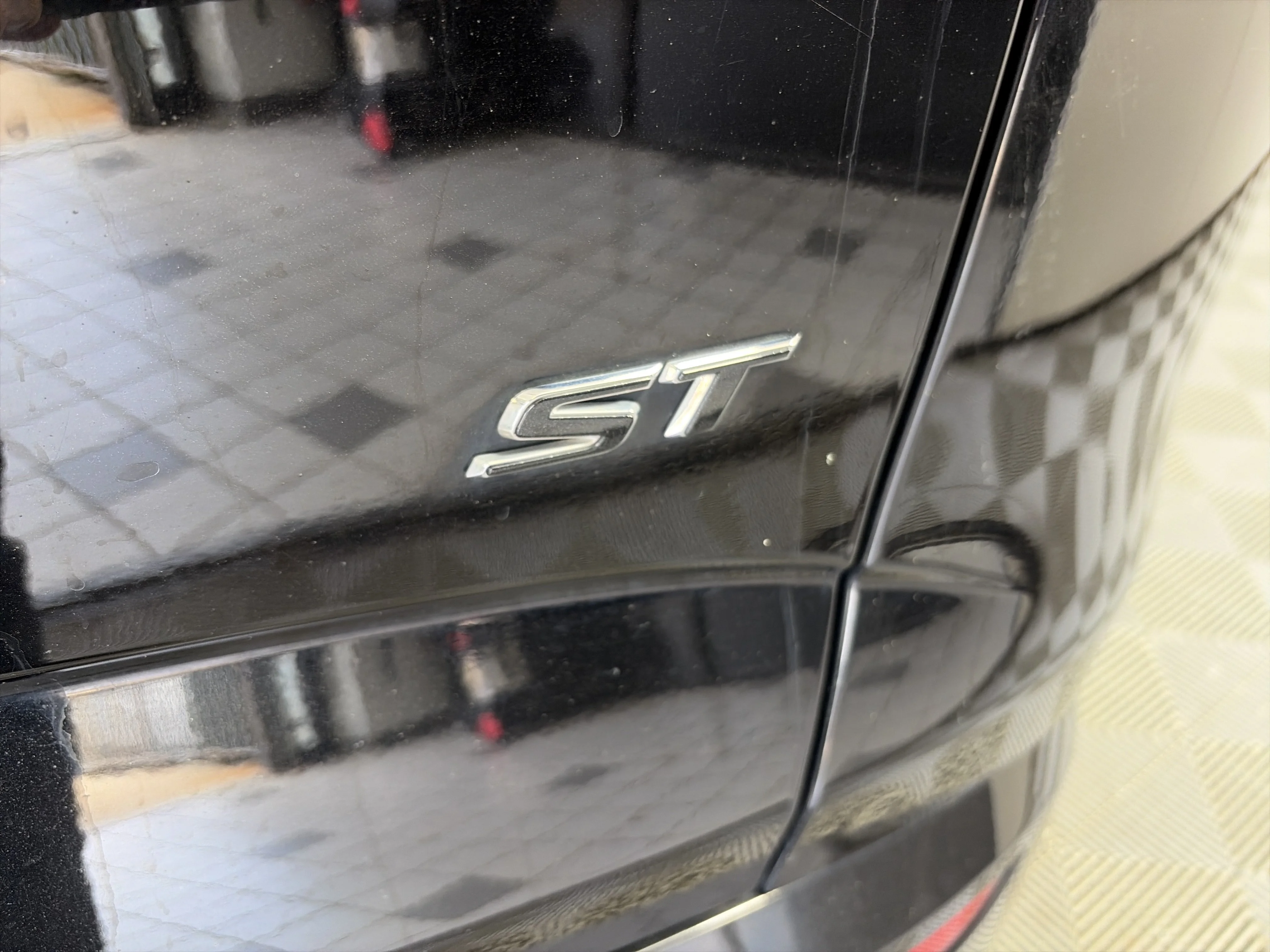 Used 2021 Includes Spectra Gray lower exterior accent color.) Buick Essence image 18
