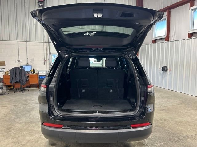Used 2024 Diamond Black Crystal Pearlcoat Jeep Altitude X image 19