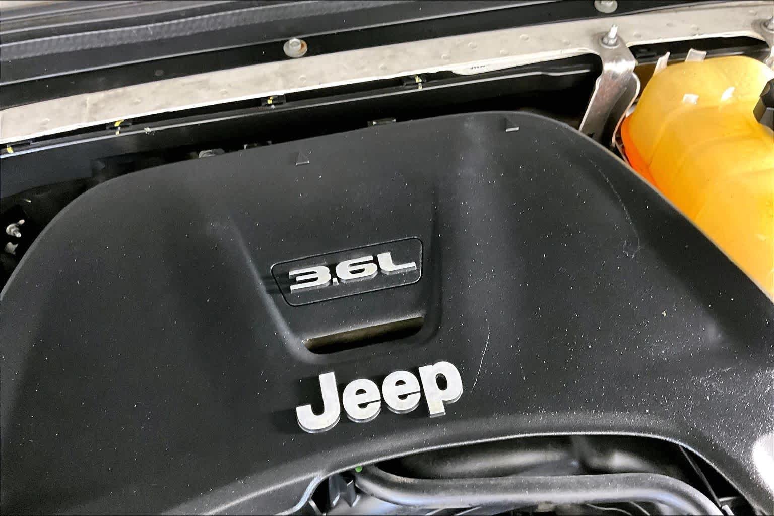 Used 2018 Bright White Clear Coat Jeep Sport S image 30