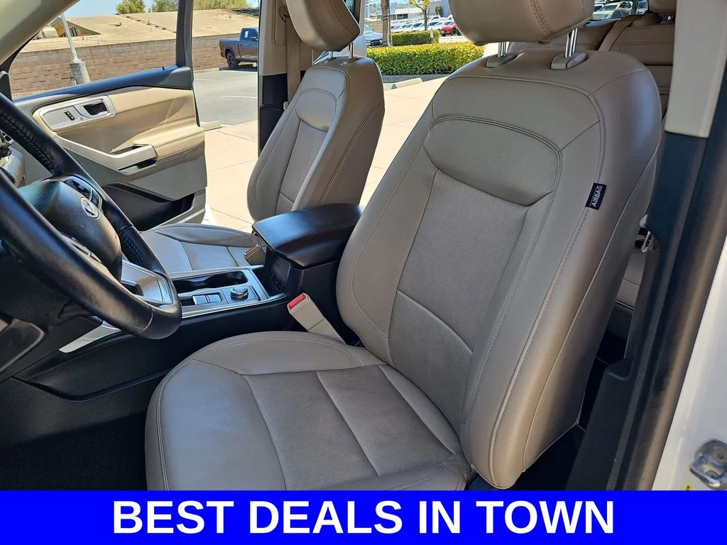 Used 2023 White Ford Limited image 16