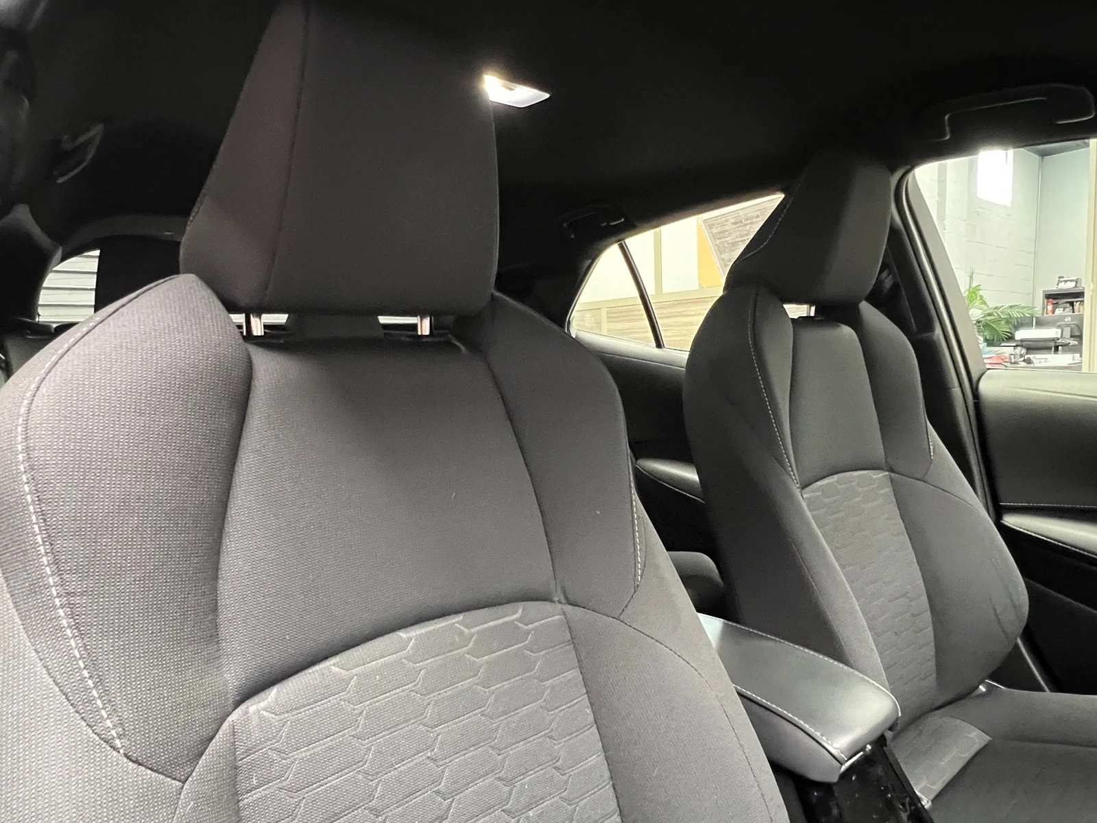 Used 2025 Ice Cap (040) Toyota SE image 25