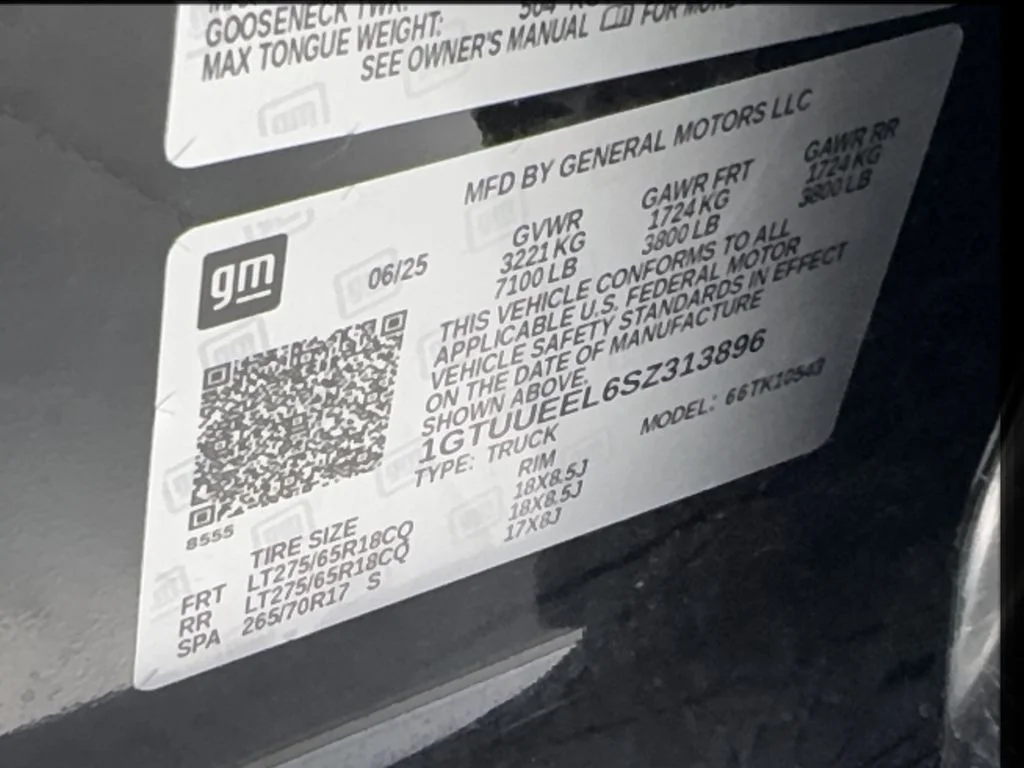 Used 2025 Black GMC AT4 image 59
