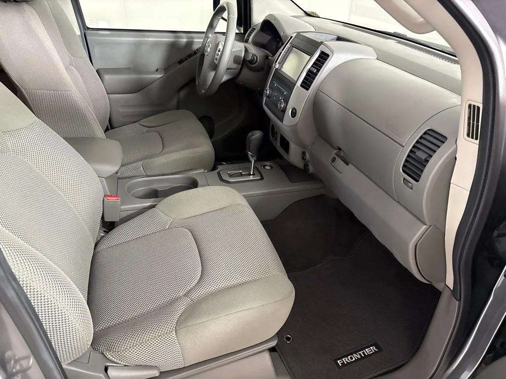 Used 2021 Gray Nissan SV image 15
