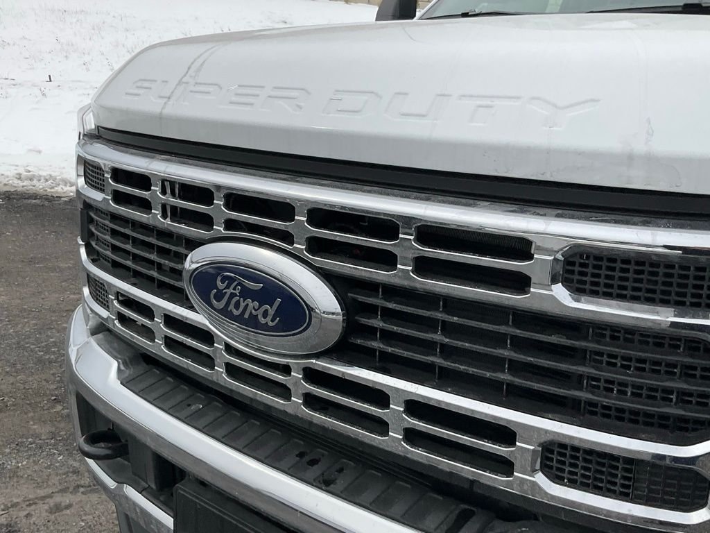 New 2026 Oxford White Ford F-450® XL image 22