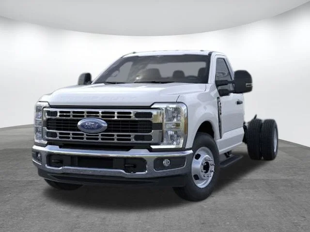 New 2026 Oxford White Ford F-350® XL image 32