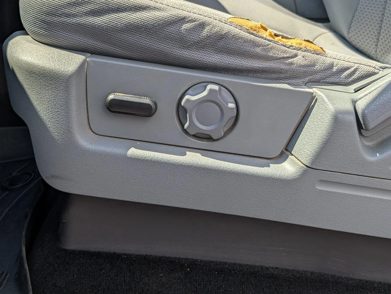 Used 2013 Ingot Silver Metallic Ford XLT image 12