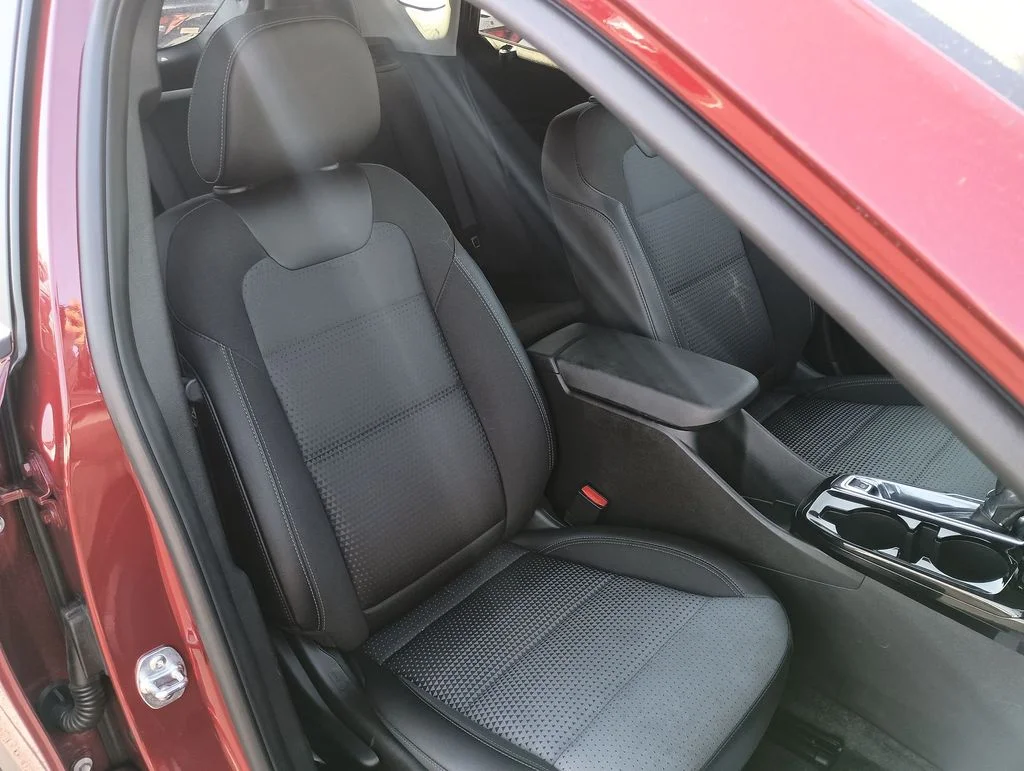 Used 2025 Red Chevrolet LT image 30