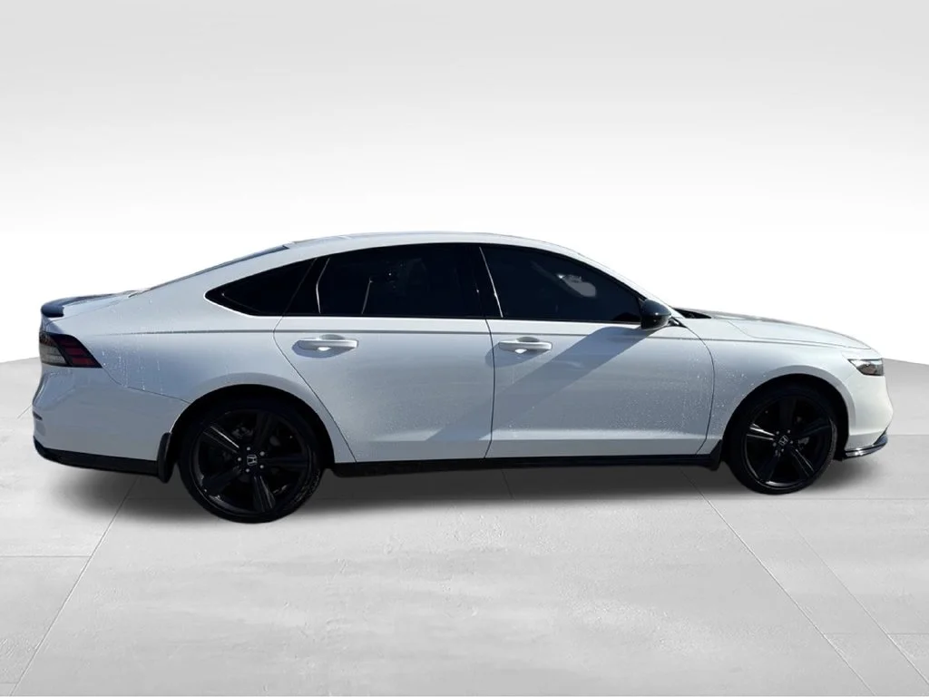 Used 2023 White Honda Sport-L image 27