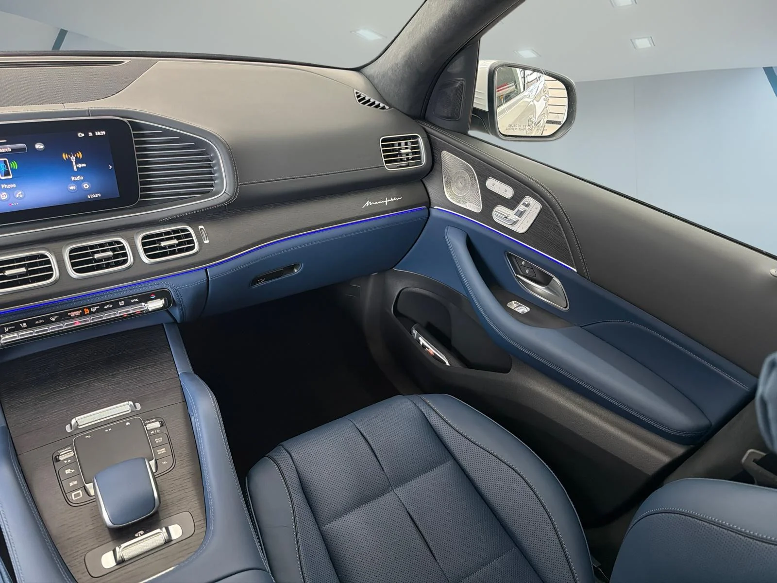 New 2026 White Mercedes-Benz Gls 450 4matic Suv image 29
