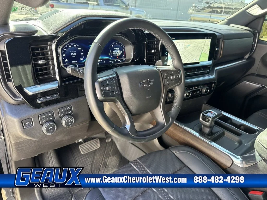 Used 2025 Black Chevrolet High Country image 30