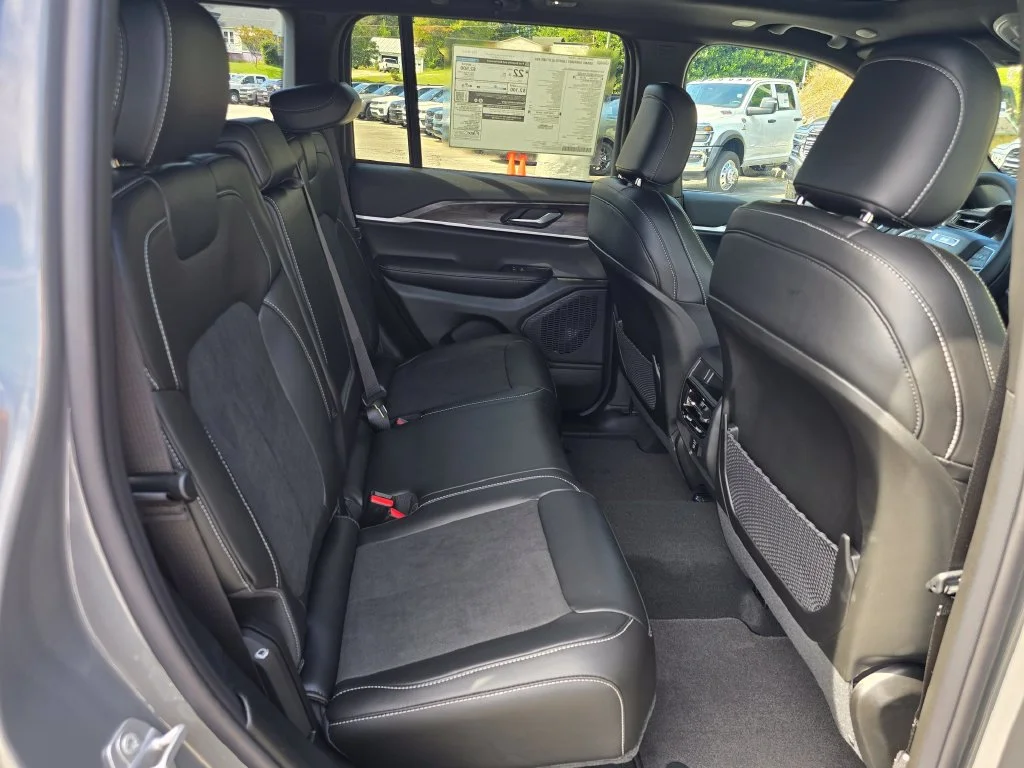 New 2027 Gray Jeep Laredo Altitude image 25
