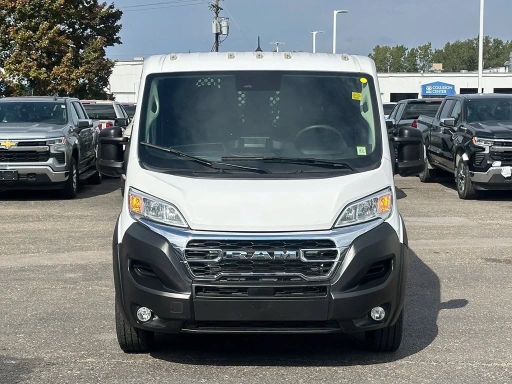 Used 2025 White Ram Base image 9