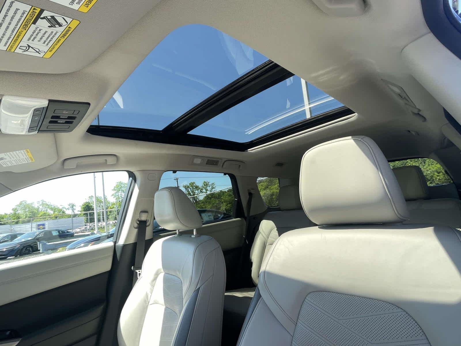 Used 2022 Gun Metallic Nissan Platinum image 6