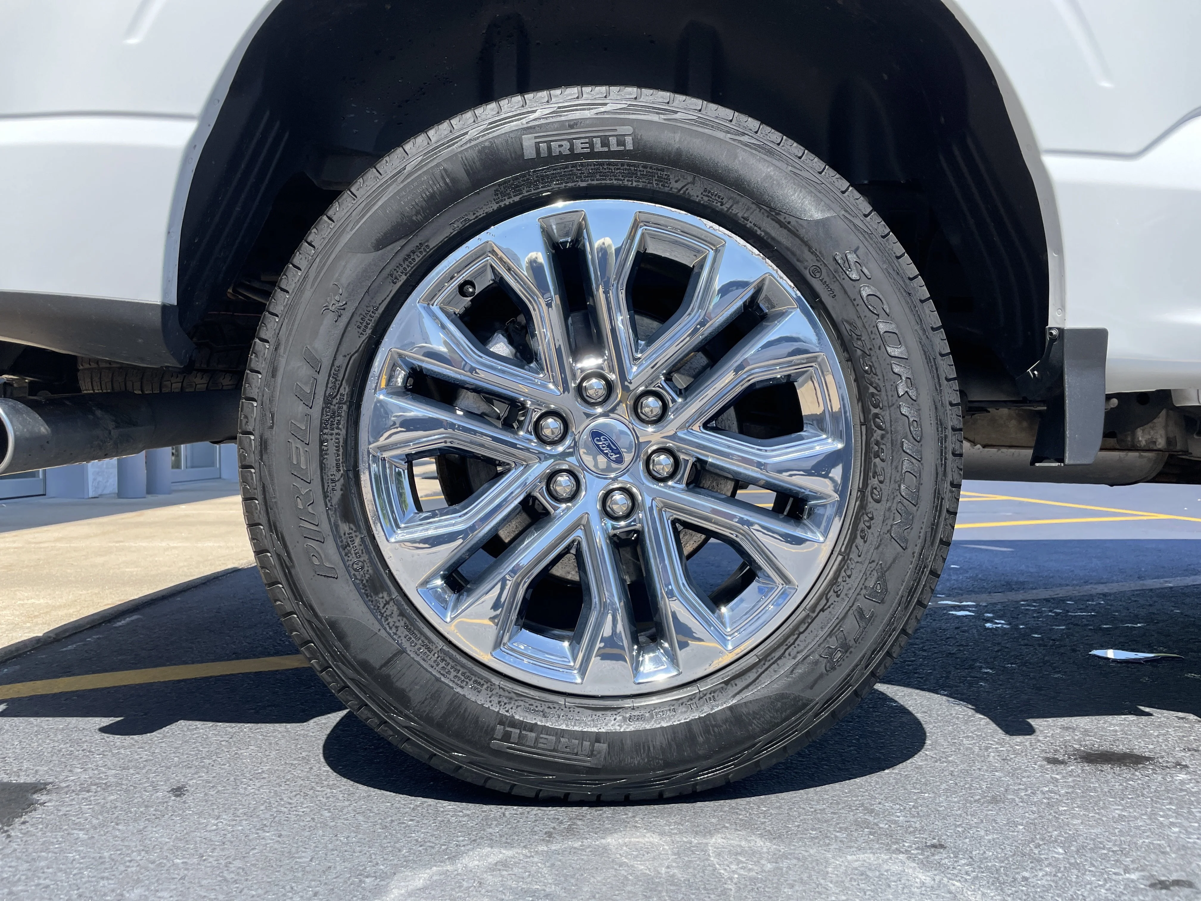 Used 2024 Oxford White Ford XLT image 9