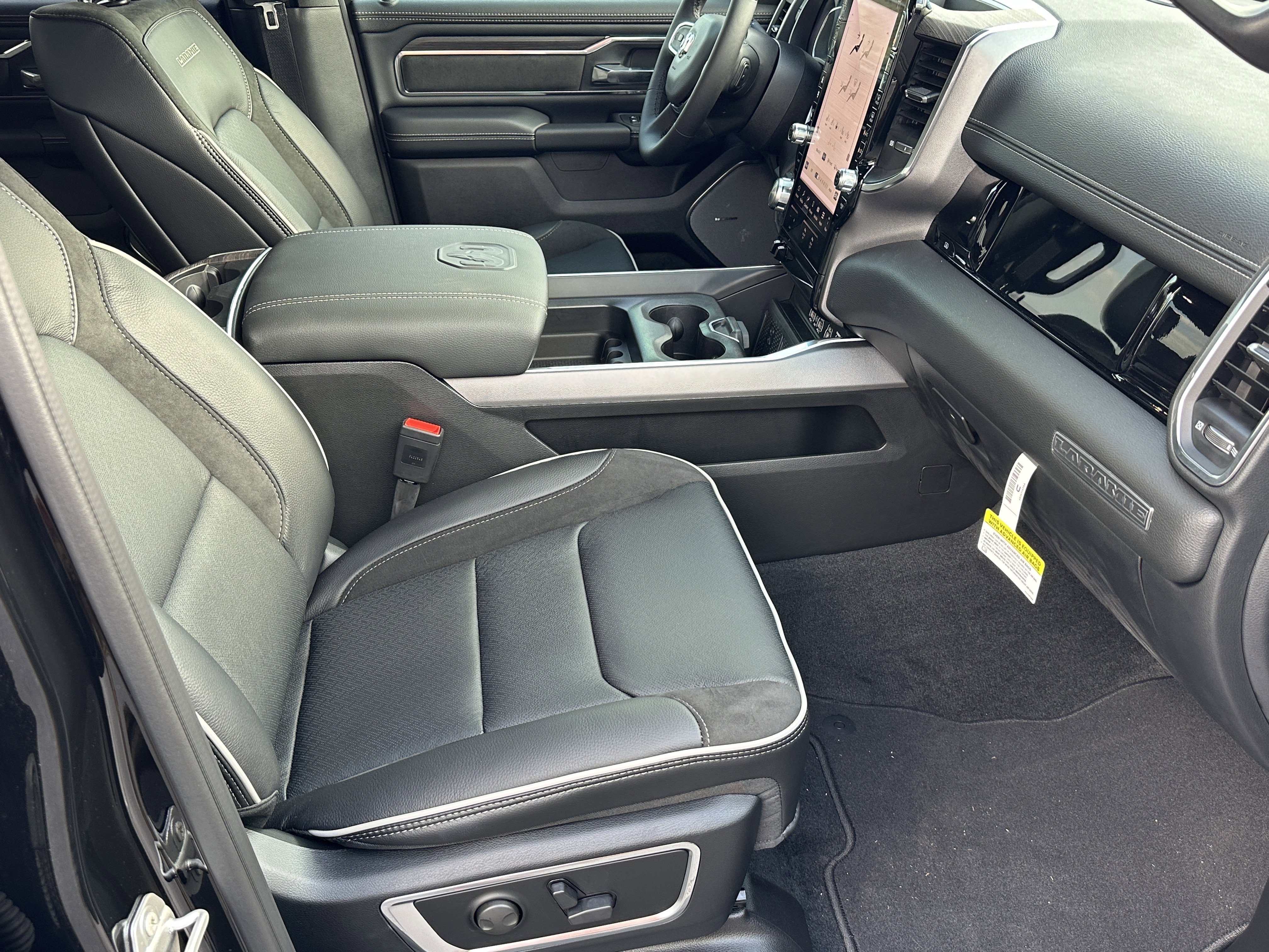 2026 RAM 1500 Laramie - Photo 14