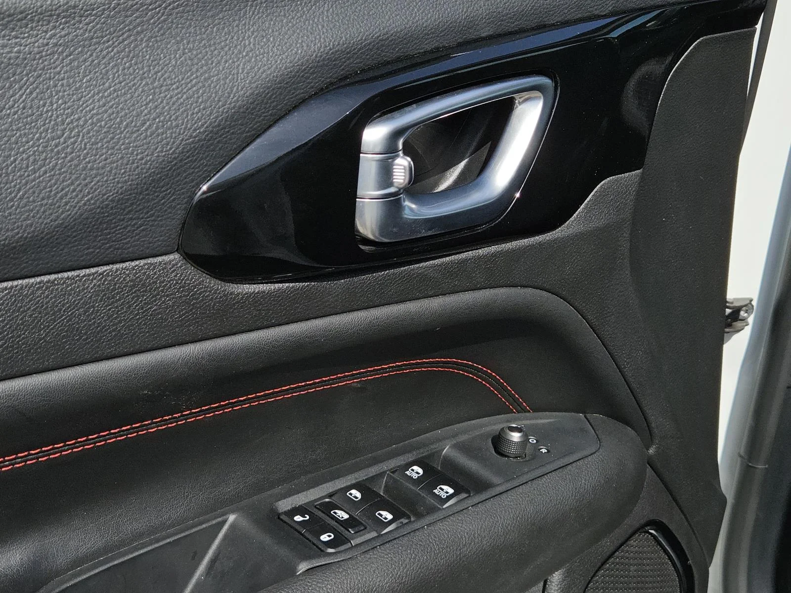 2025 Jeep Compass Trailhawk - Photo 30