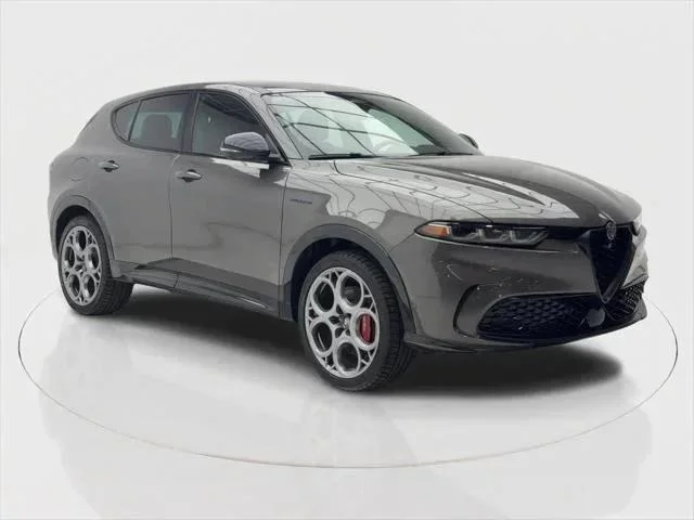 2024 Alfa Romeo Tonale Veloce's photo