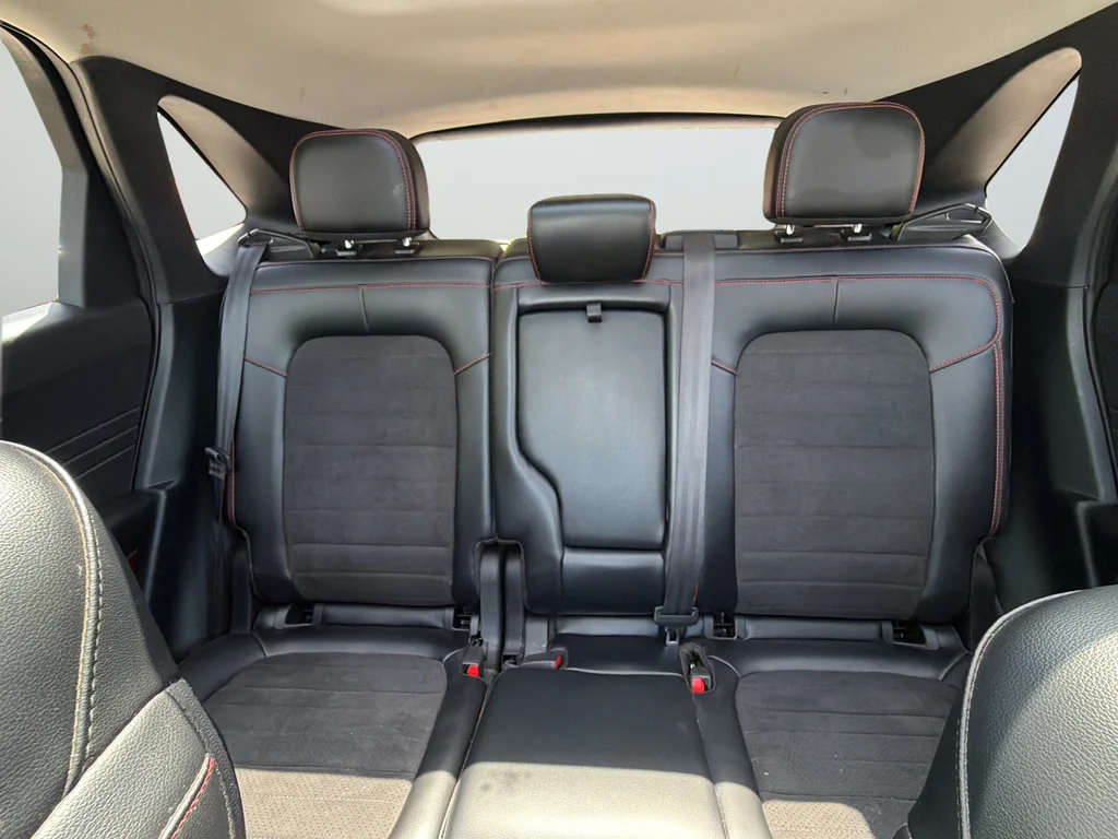 Used 2022 Red Ford SEL image 17