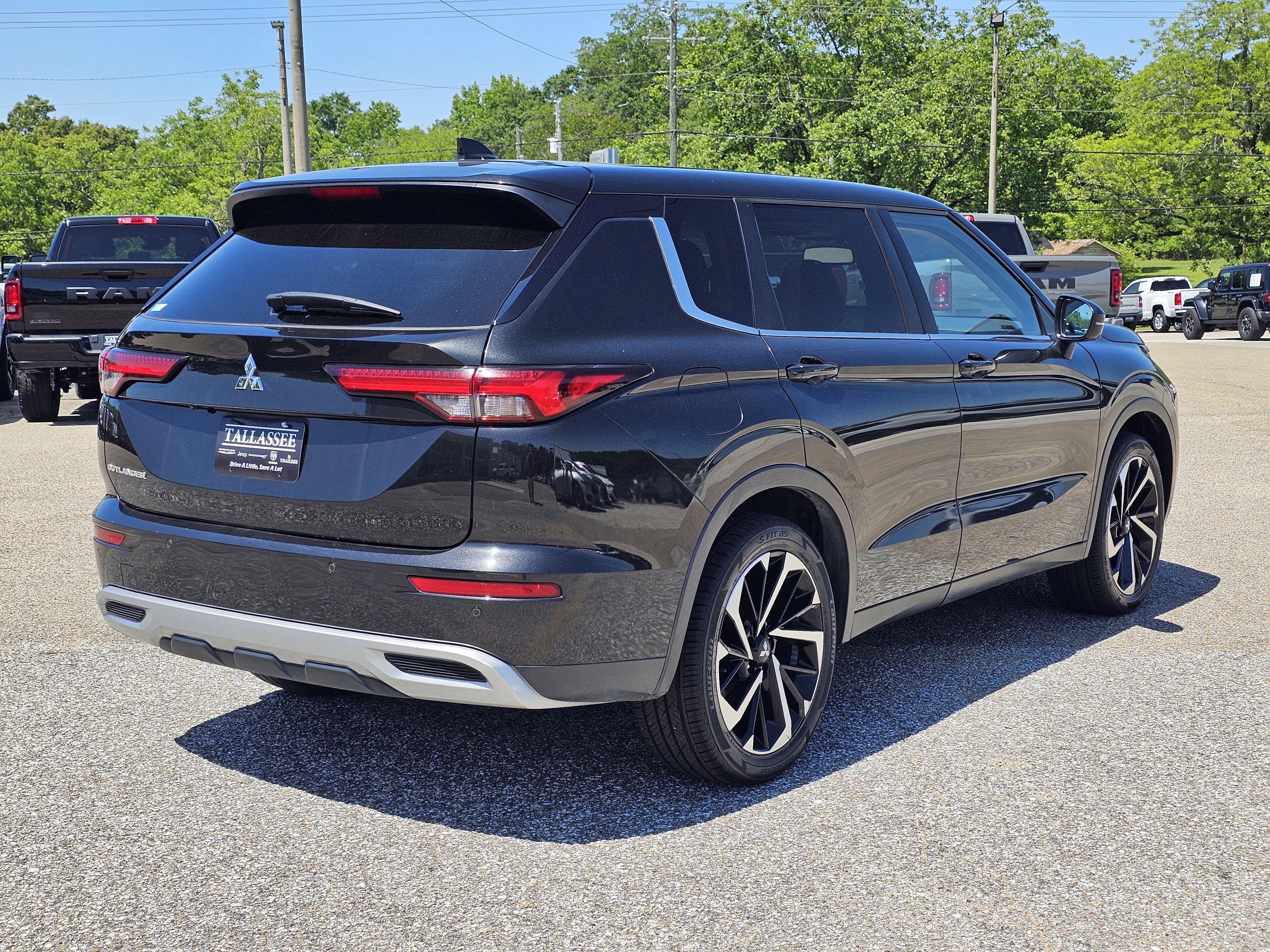 Used 2022 Black Diamond Mitsubishi SE Launch Edition image 8