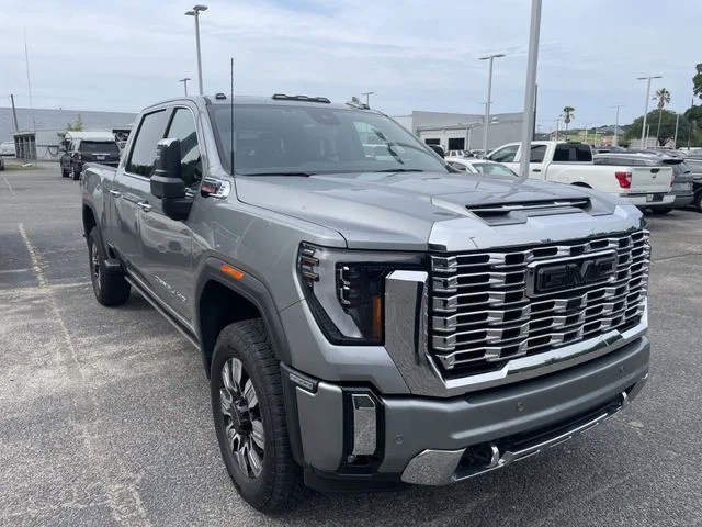 Used 2025 Sterling Metallic GMC Denali image 3