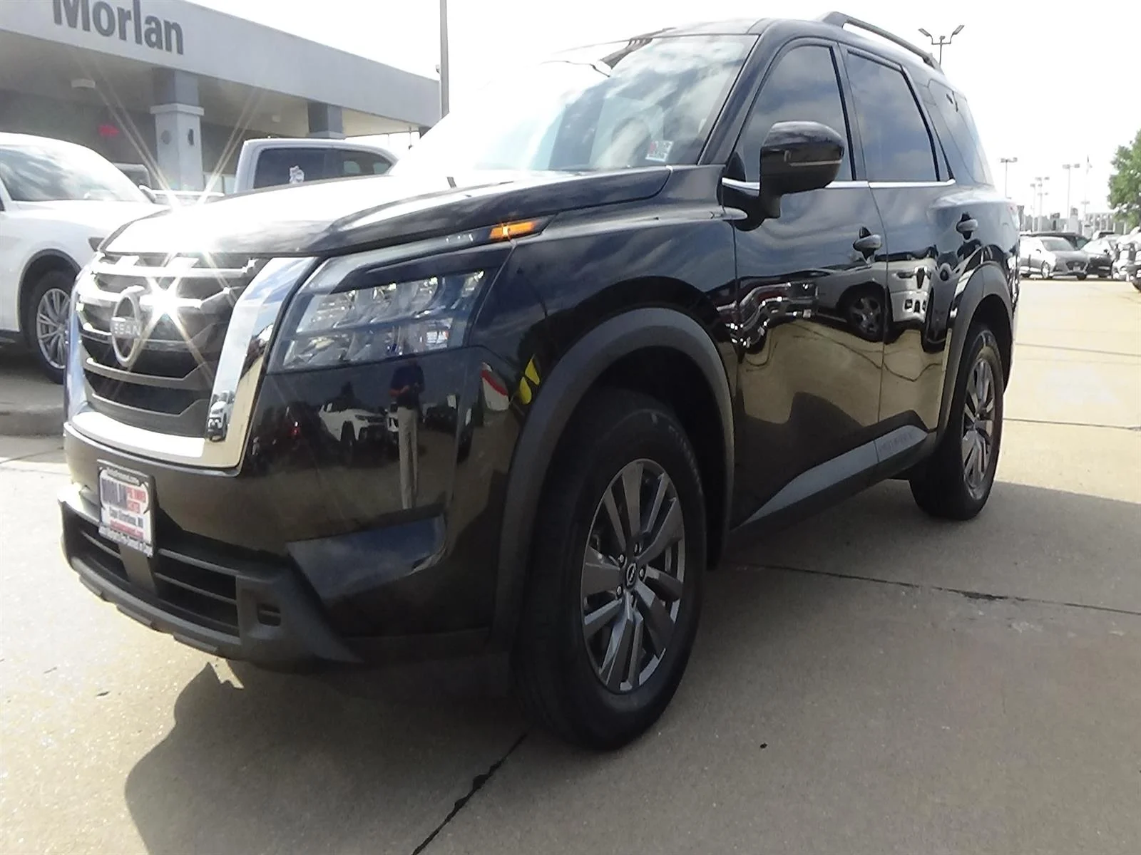 Used 2025 Super Black (kh3) Nissan SV image 2