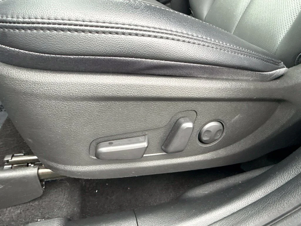 Used 2023 Gray Hyundai SEL image 16